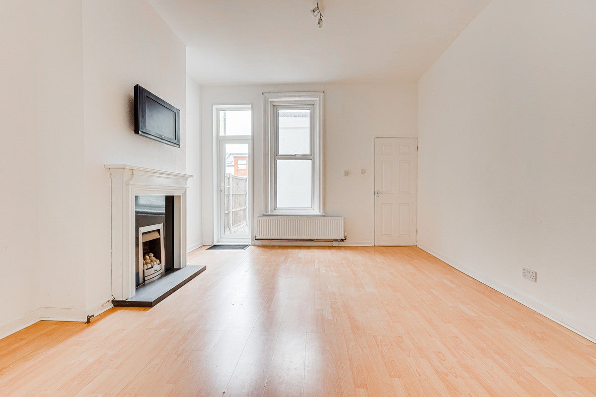 Flat Carlton Avenue in Southend-on-Sea