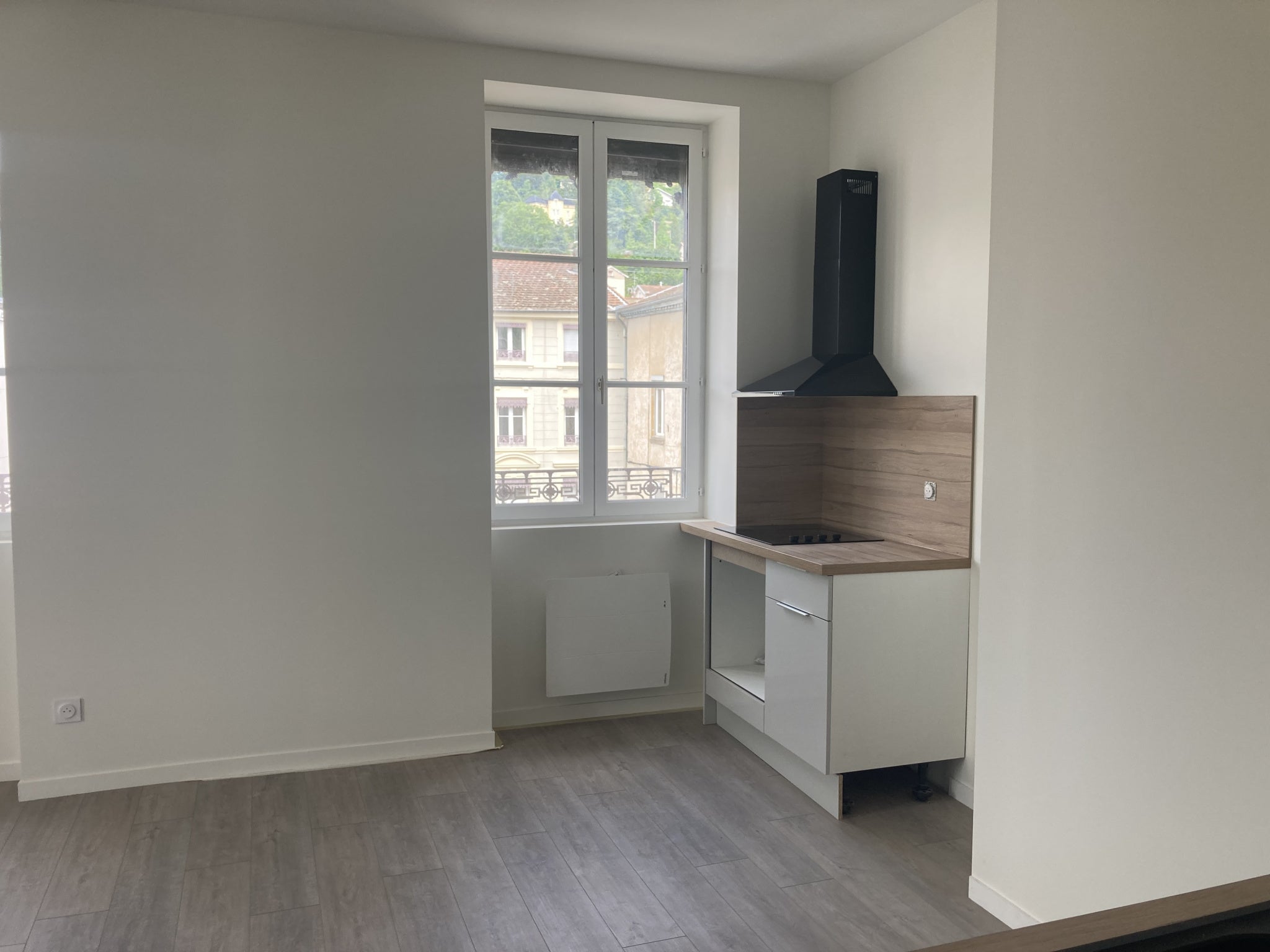 Flat Place Georges-Antoine Simonet in Tarare