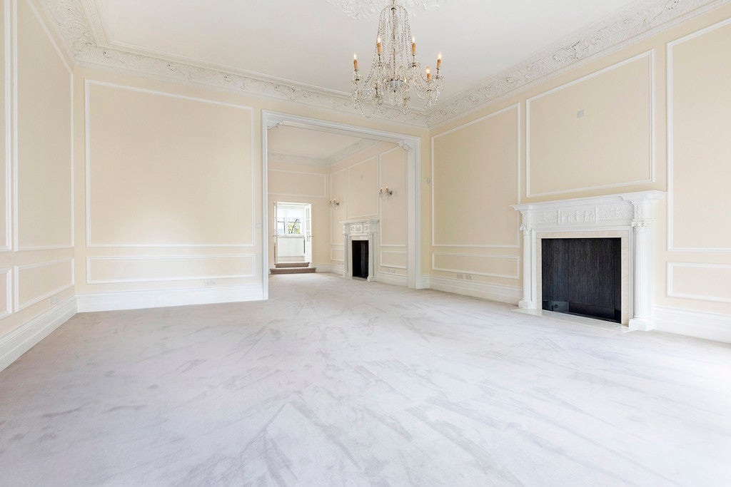 Flat Ennismore Gardens Mews in Greater London