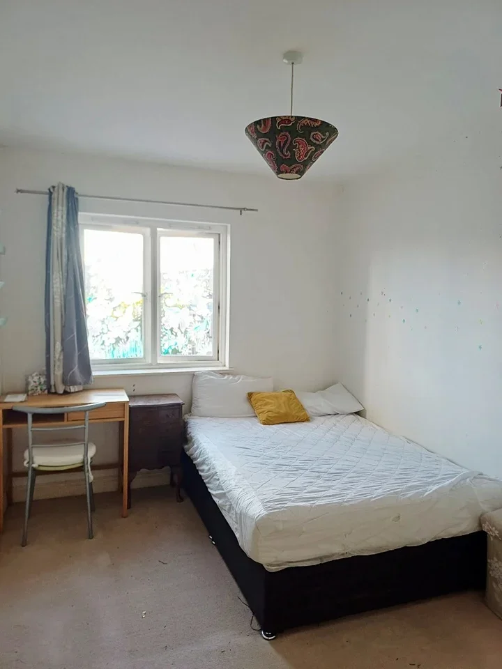 Room Chatsworth Road in Greater London
