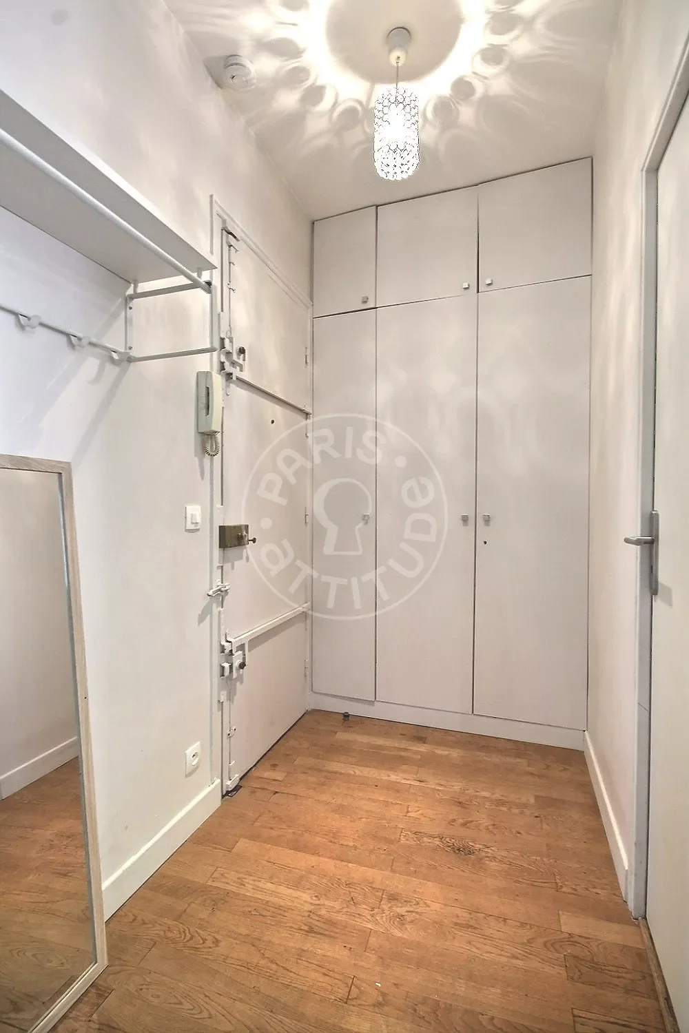 Appartement Rue Louise-Émilie de La Tour d'Auvergne à Paris