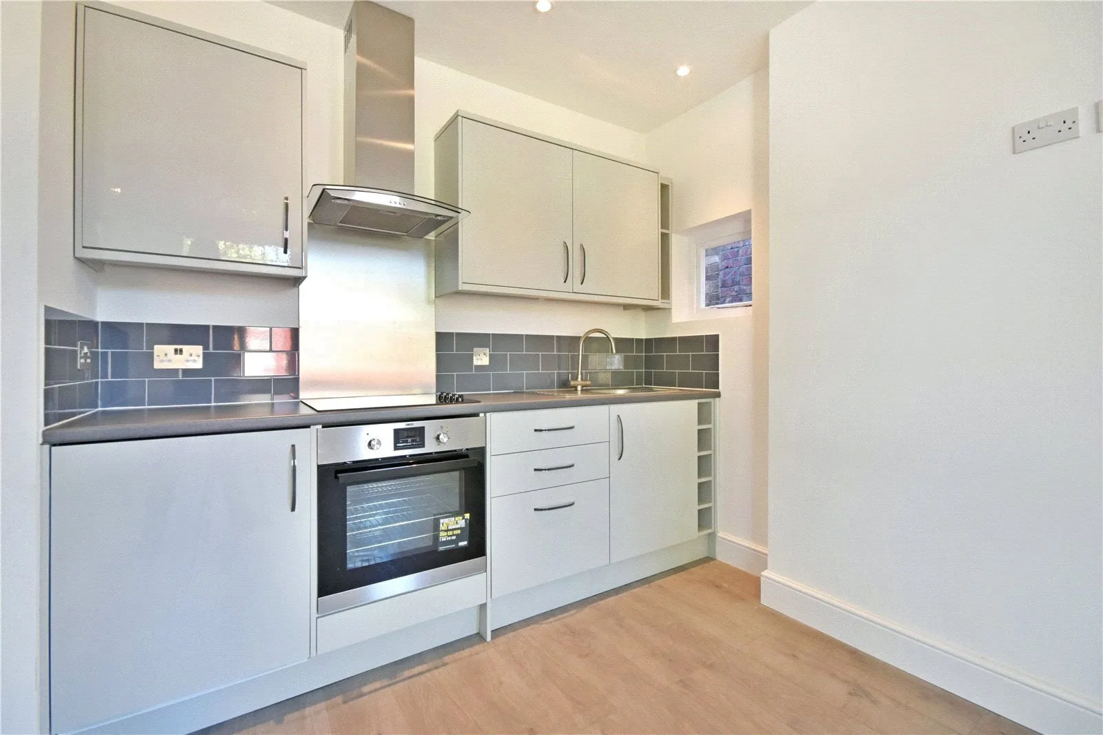 Flat Dartmouth Road in Greater London
