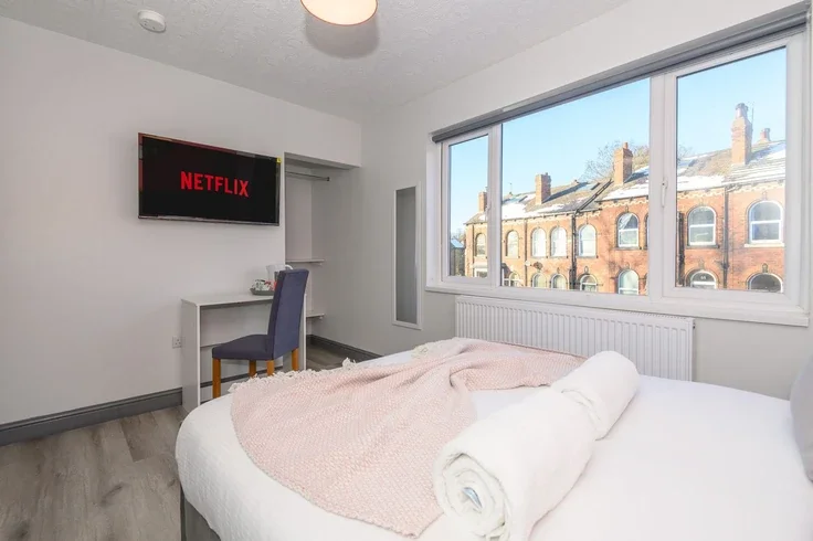 Room Lower Wortley Road in Leeds