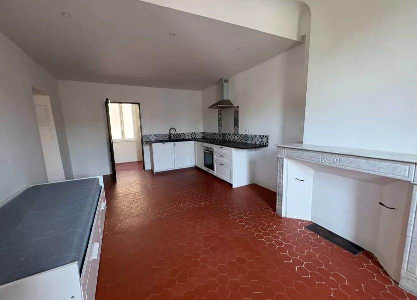 Flat Route de Valensole in Riez