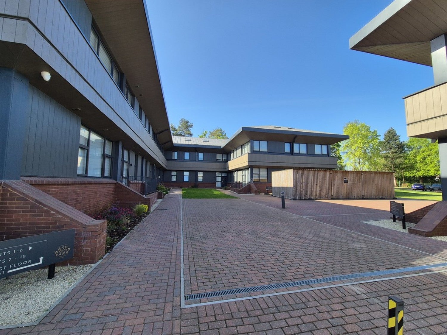 Flat Ashwood Way in Basingstoke and Deane