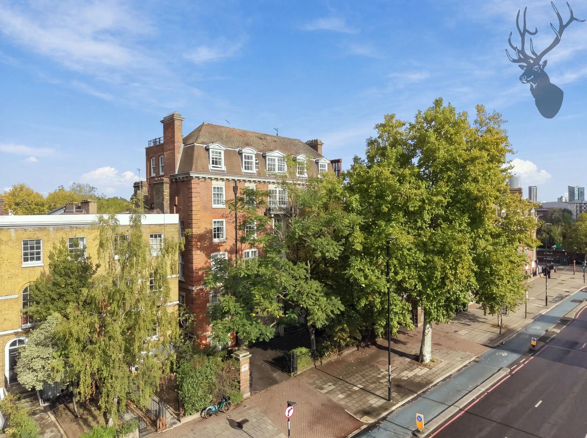 Flat Court Yard in Greater London
