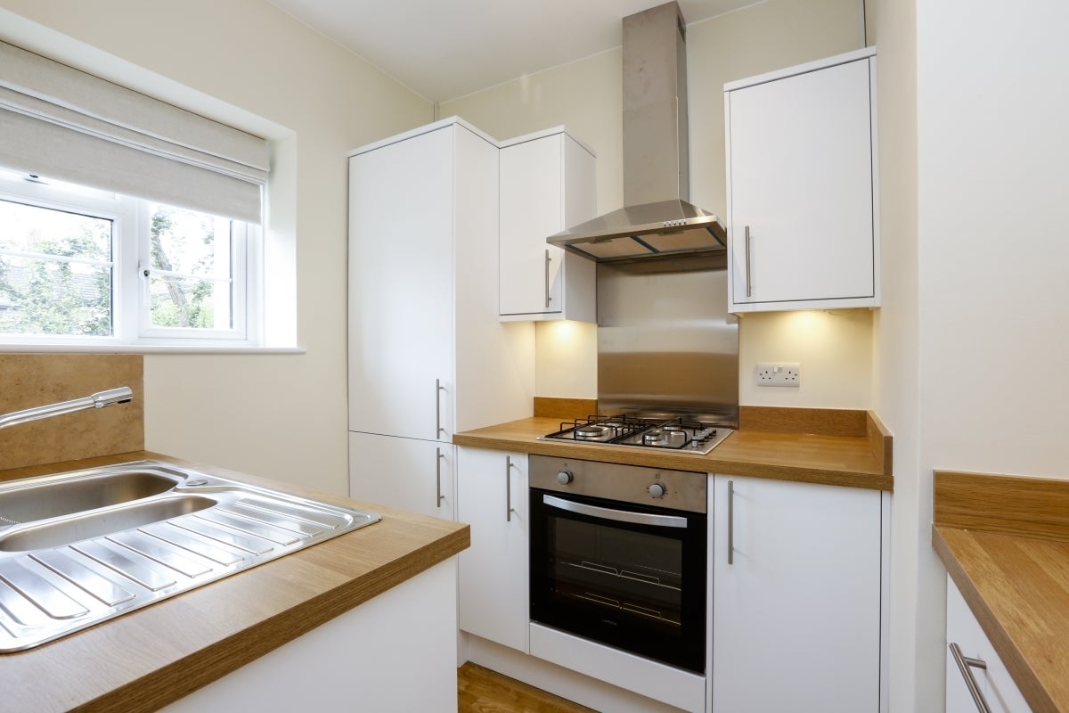 Flat Commondale in Greater London
