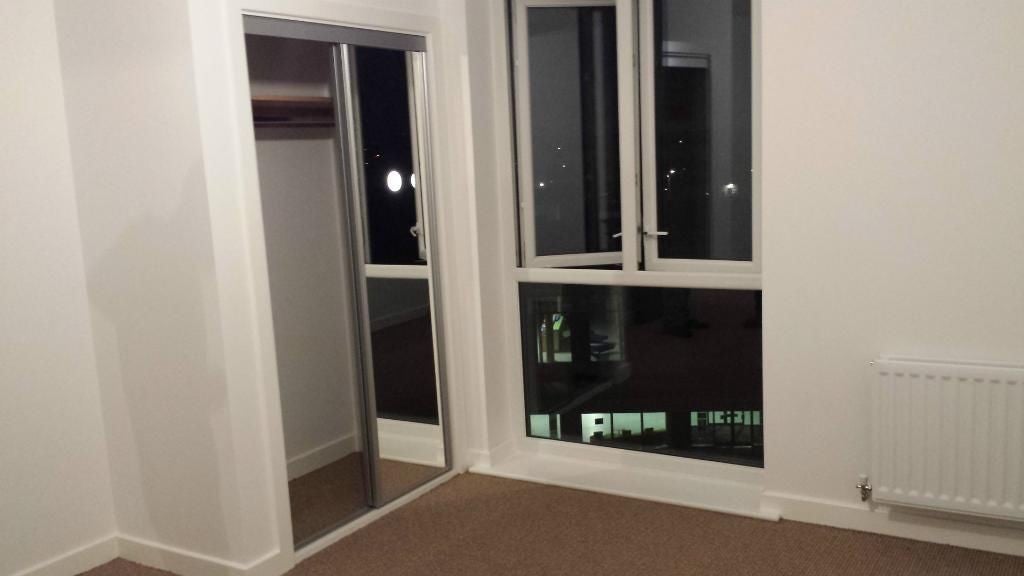 Flat Glenmore Way in Greater London