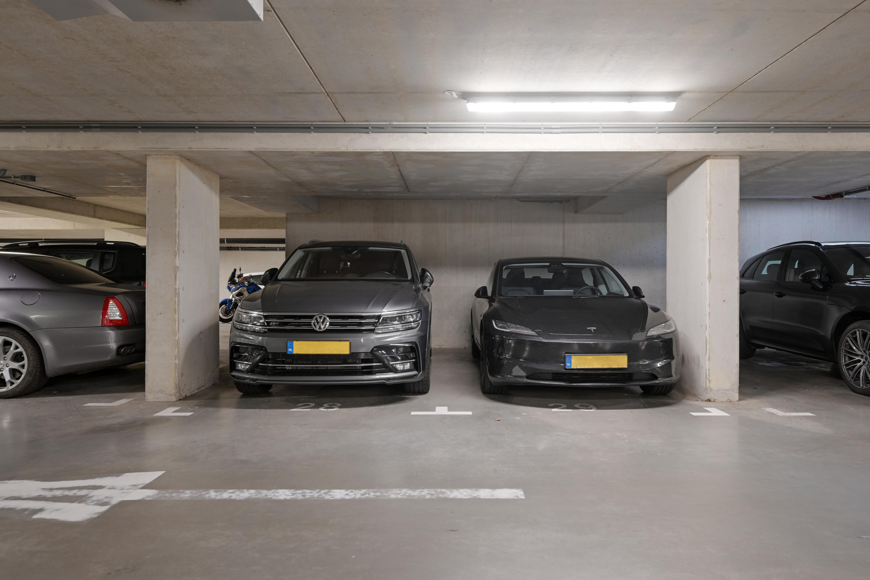 Appartement te huur: Claus Sluterweg 203, Haarlem