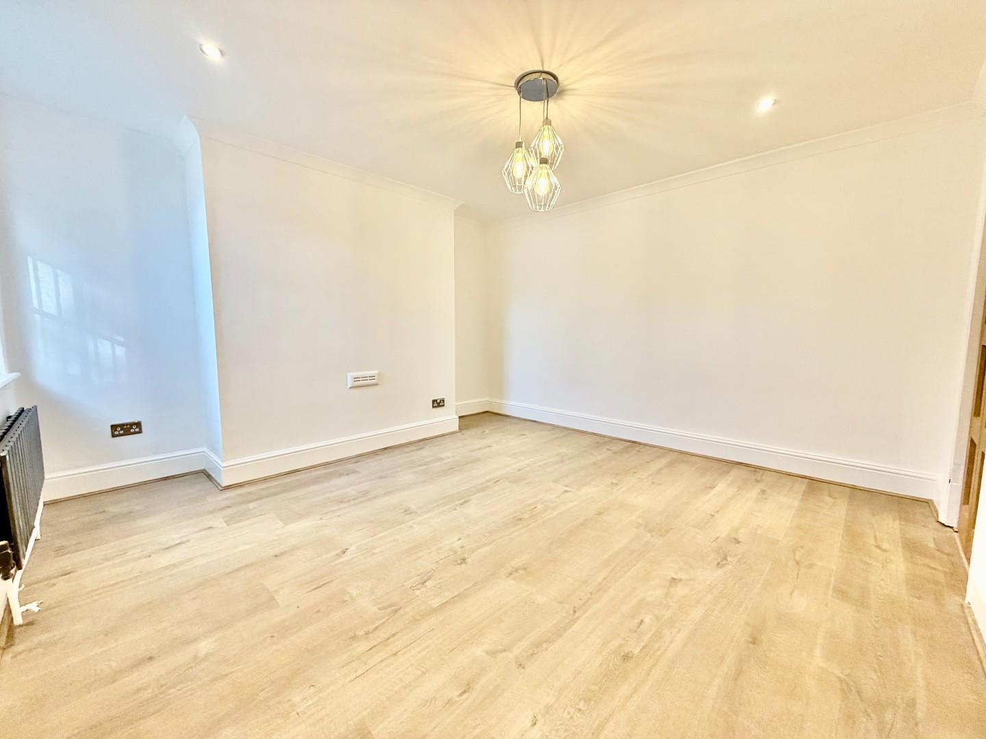 Flat Dartmouth Road in Greater London