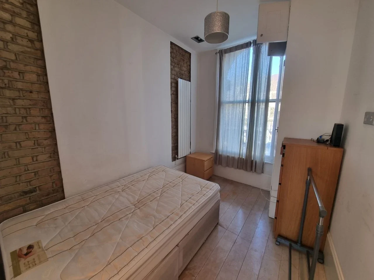 Flat Brixton Hill in Greater London