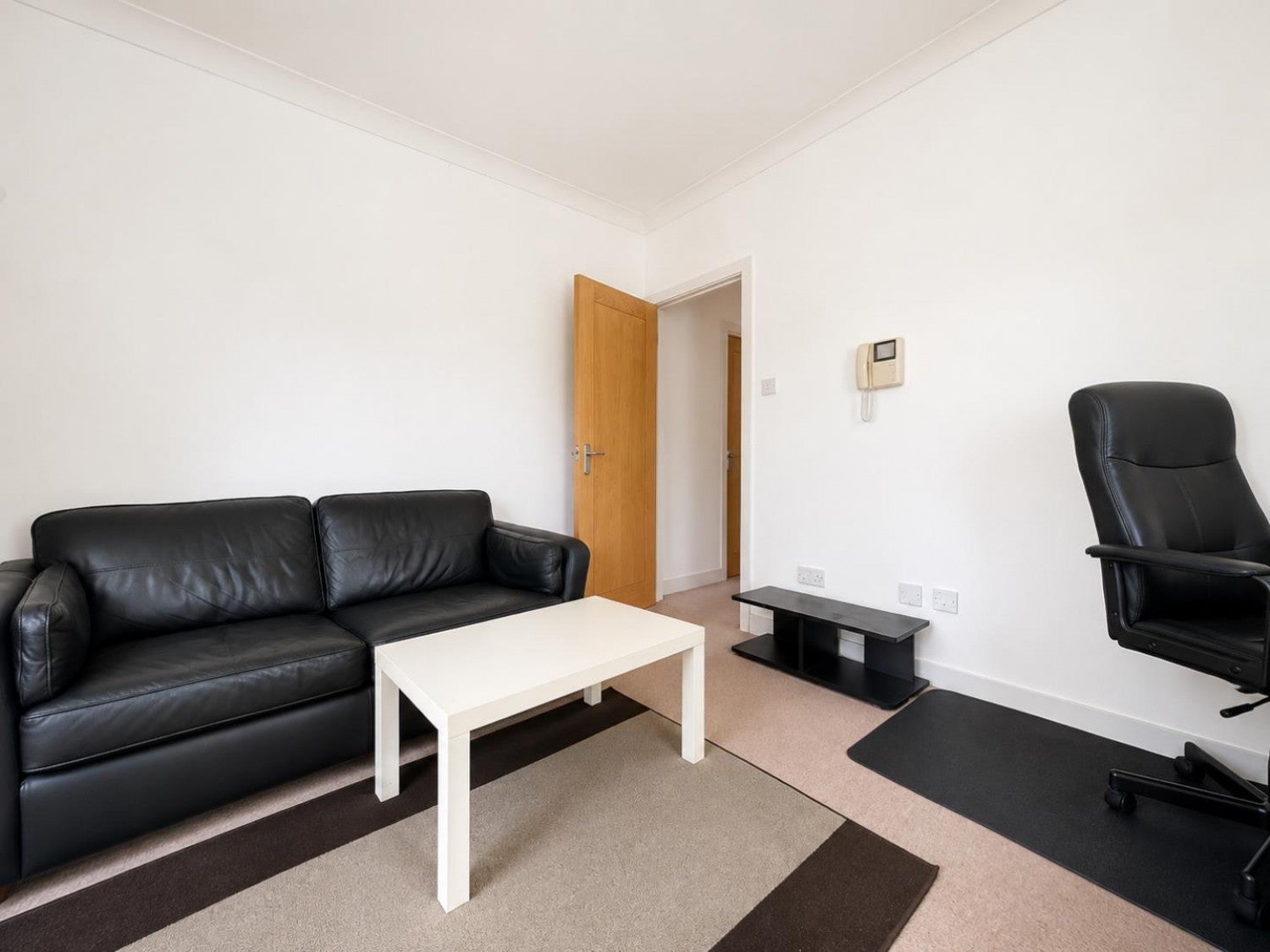 Flat Grangemoor Court in Cardiff