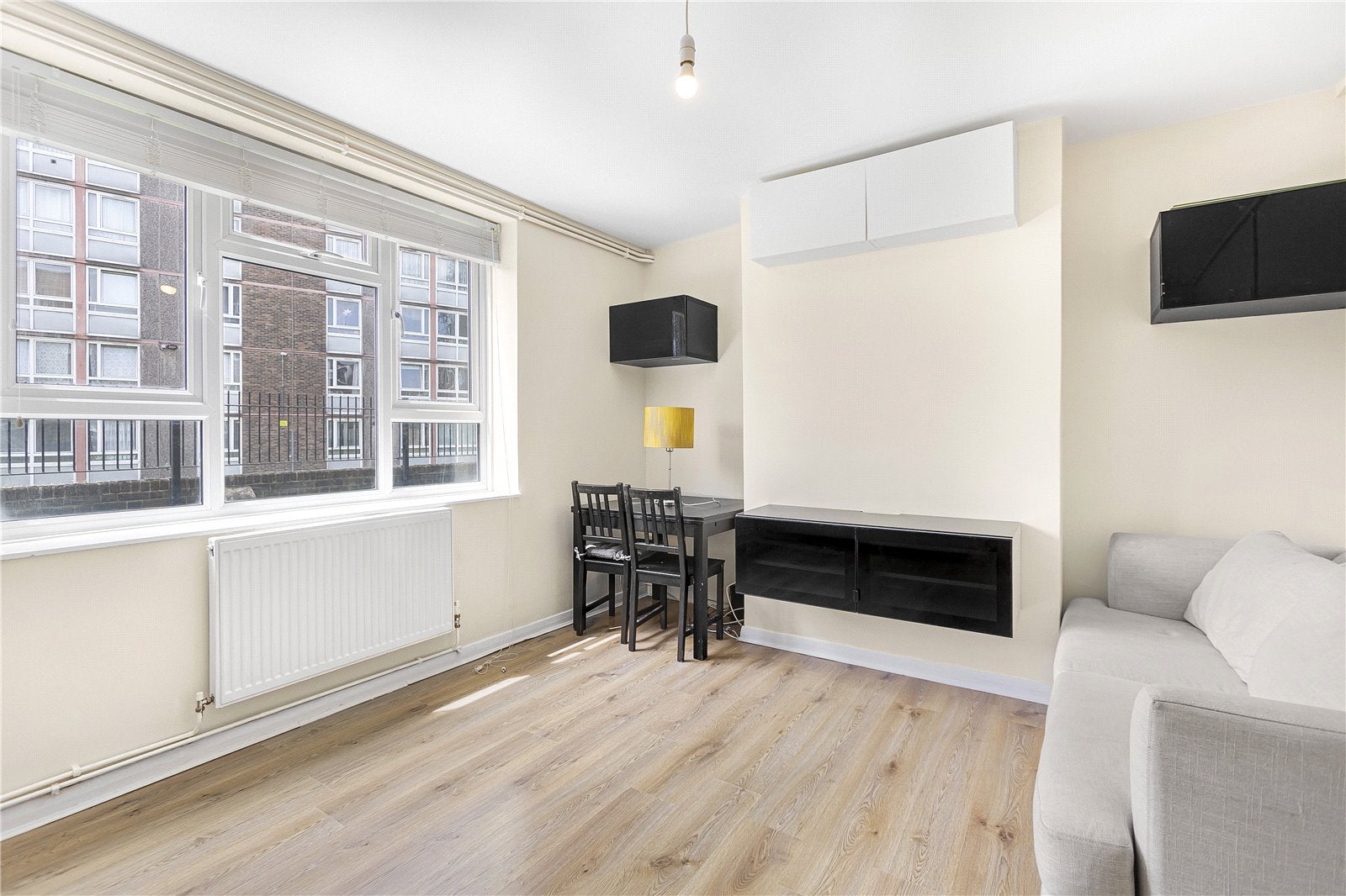 Flat Thurtle Road in Greater London