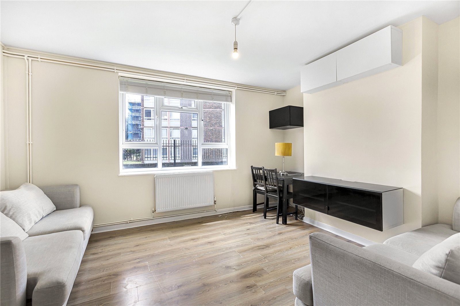 Flat Thurtle Road in Greater London