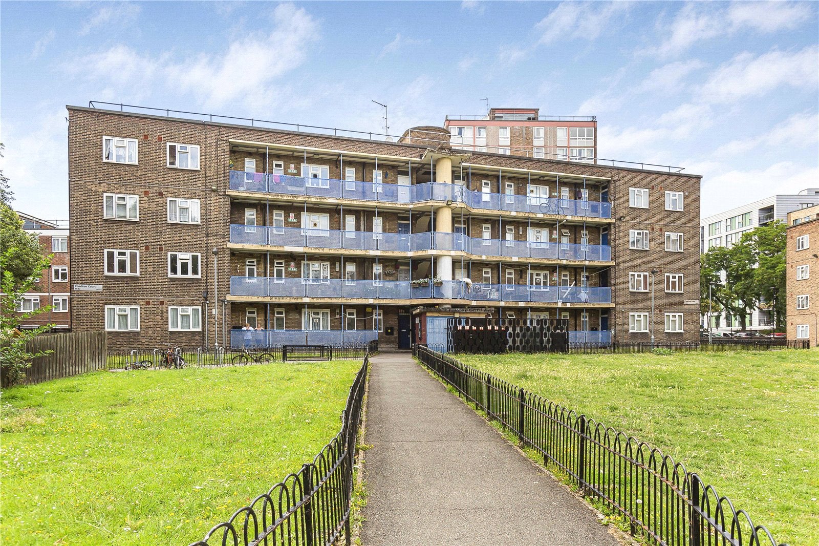 Flat Thurtle Road in Greater London