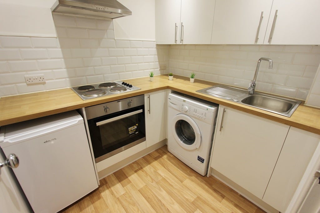 Flat Albert Street in City of Edinburgh