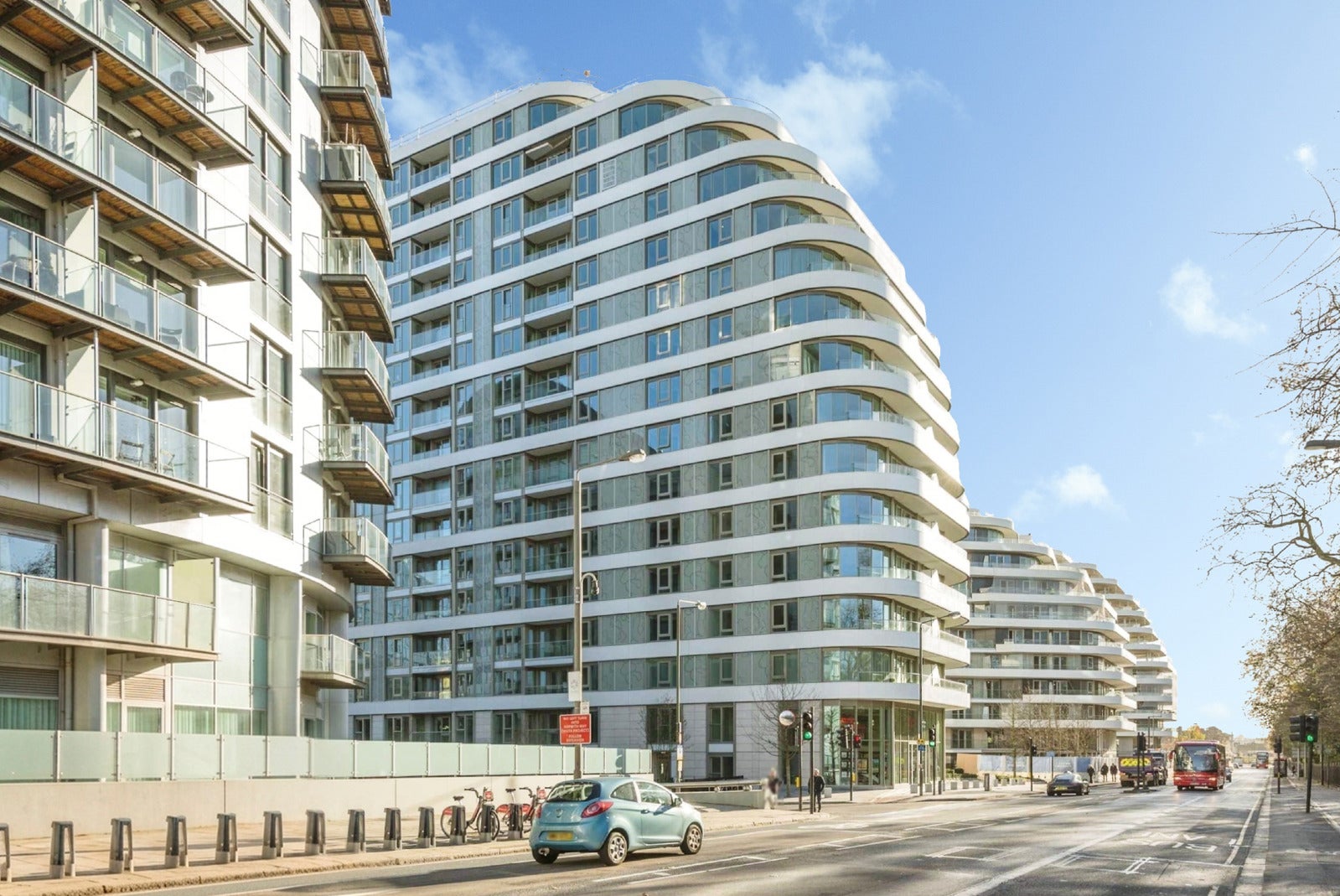 Flat Queenstown Road in Greater London