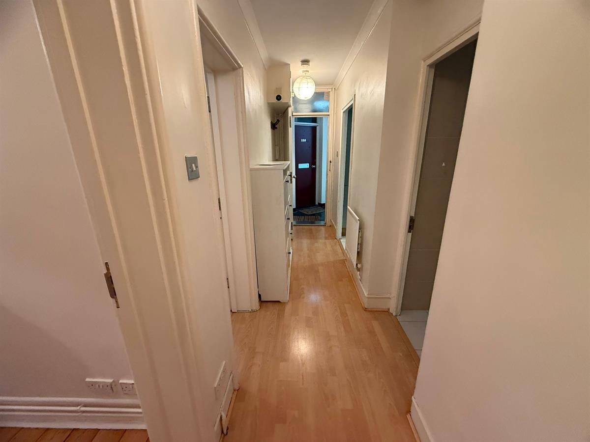 Flat Hamilton Close in City of Westminster