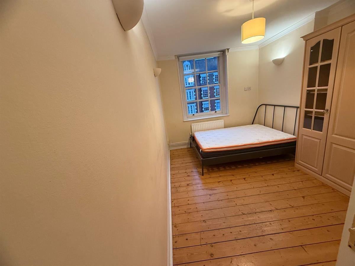 Flat Hamilton Close in City of Westminster