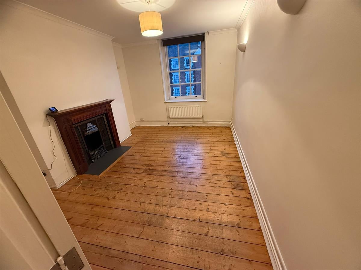 Flat Hamilton Close in City of Westminster