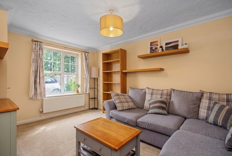 House Hamilton Close in Cherwell District