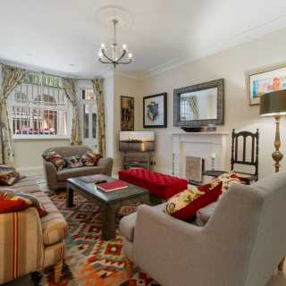 Flat Lower Sloane Street in Greater London