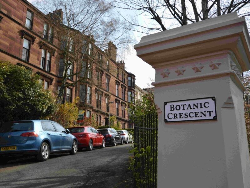 Flat Botanic Crescent in Glasgow