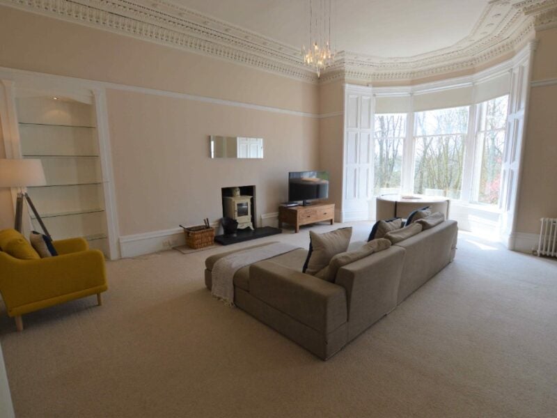 Flat Botanic Crescent in Glasgow