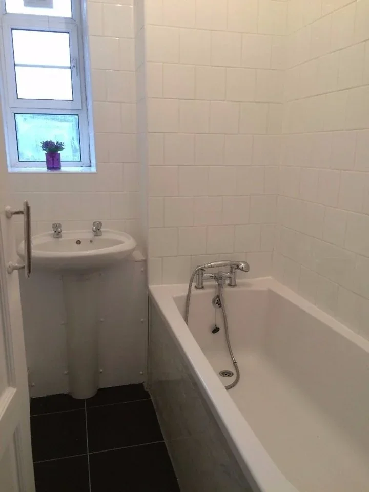 Room Rainhill Way in Greater London