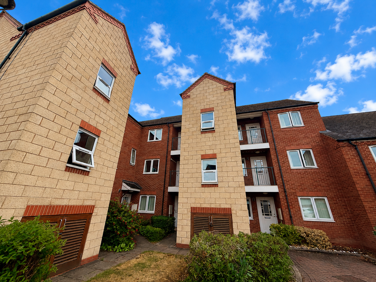 Flat Woodbrook Road in Charnwood