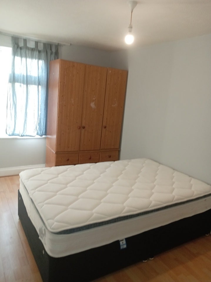 House Brownlow Bend in Basildon