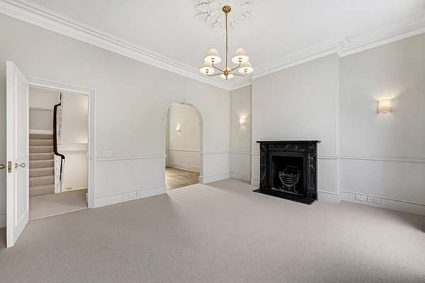 Flat Redburn Street in Greater London