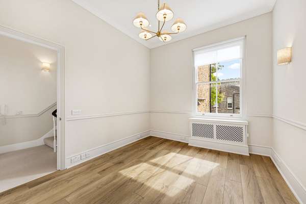 Flat Redburn Street in Greater London