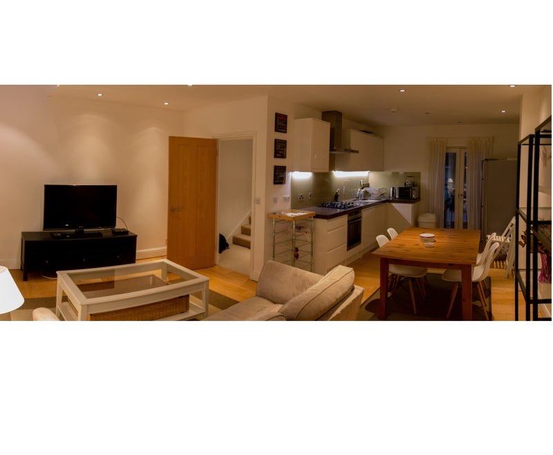 Room Goaters Alley in Greater London