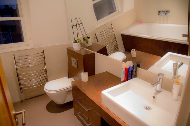 Room Goaters Alley in Greater London