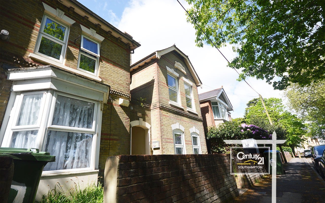 Flat Wordsworth Road in Southampton
