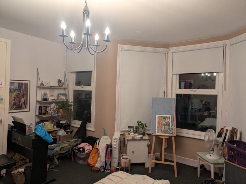 Room Whymark Avenue in Greater London