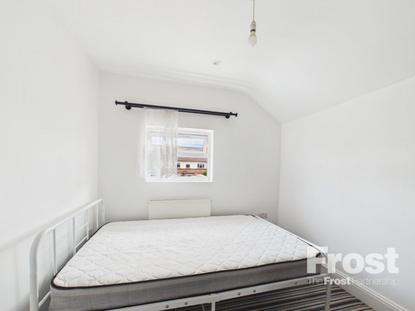 Room Staines Road in Greater London