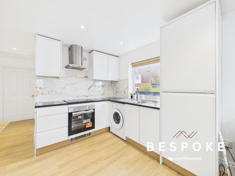 Flat Corringham Road in Manchester