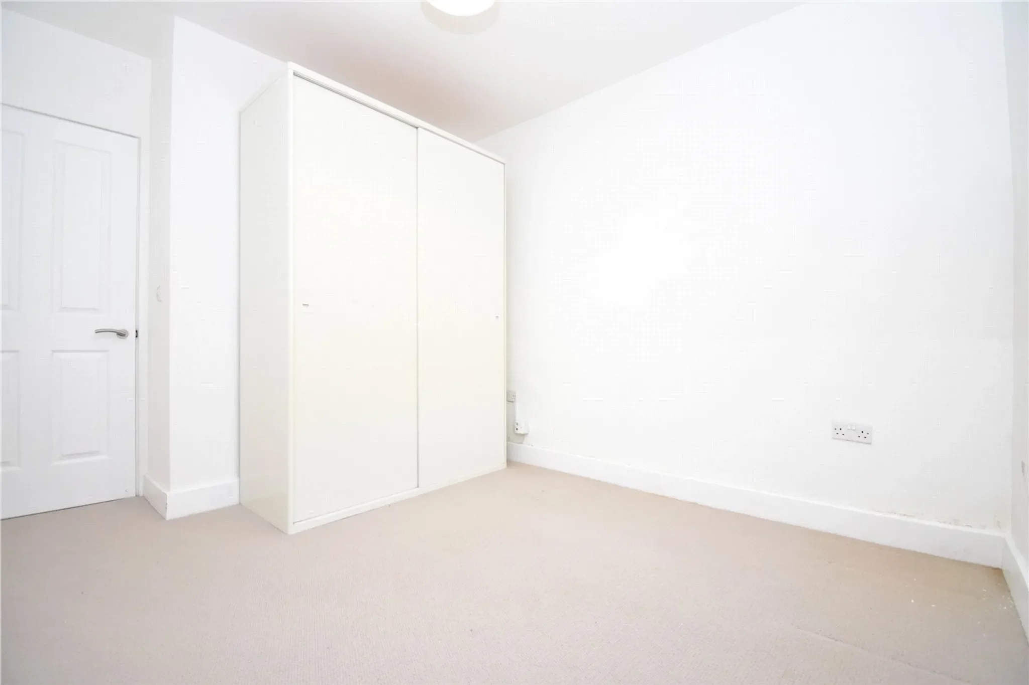 Flat Pelican Lane in Newbury
