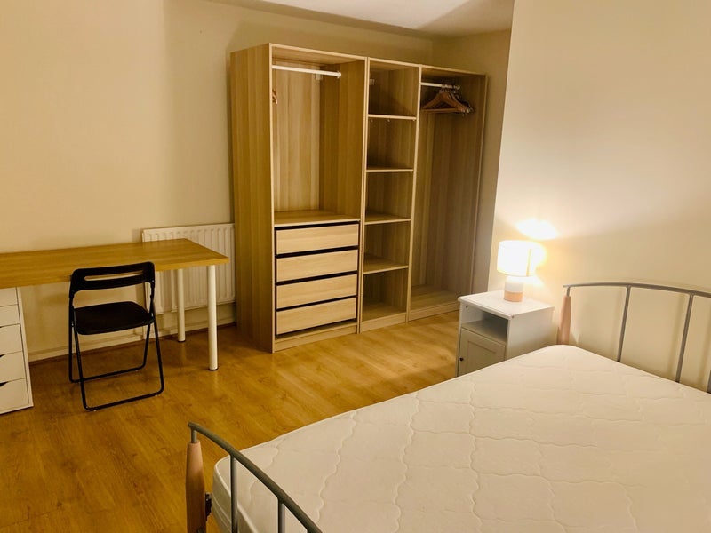 Room Oakley Square in Greater London