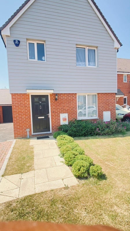 House Hogarth Close in Hoo St. Werburgh