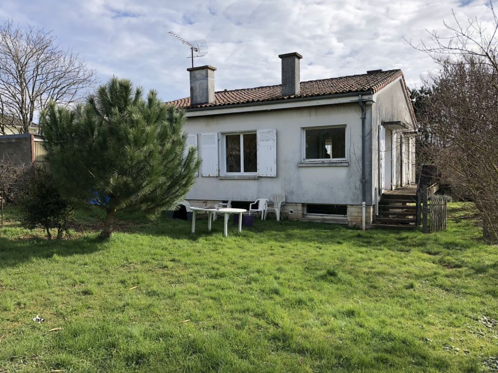 House D 7 in Saint-Pierre-d'Exideuil