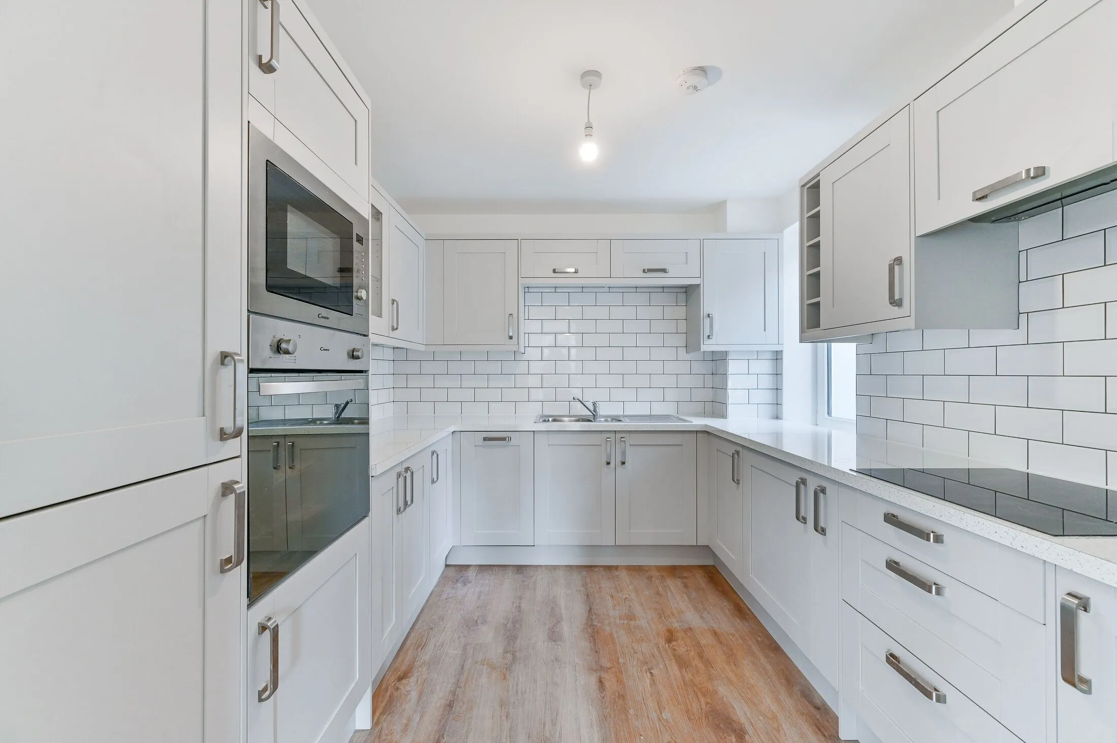 Flat Famet Avenue in Greater London