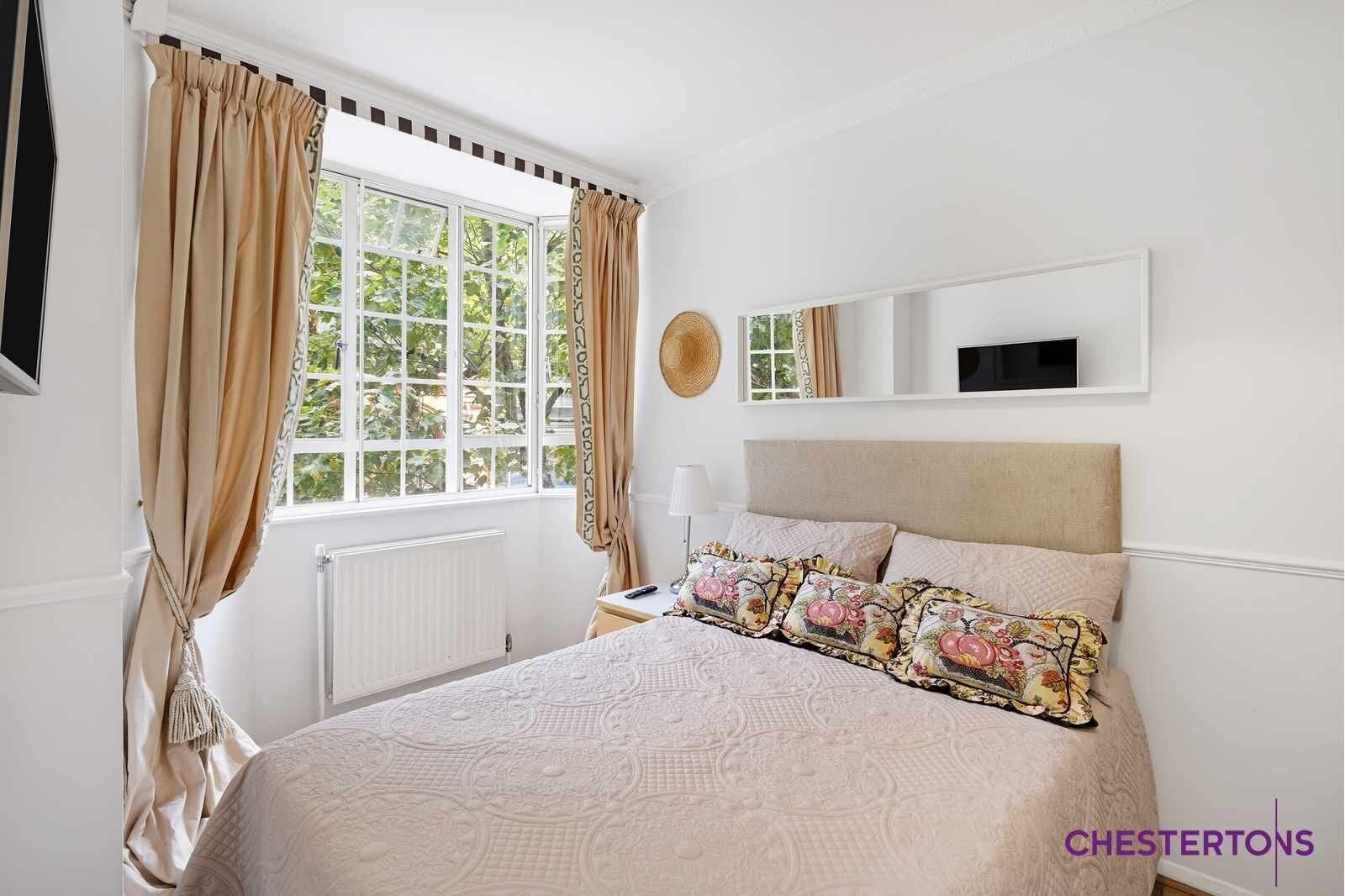 Flat Lucan Place in Greater London