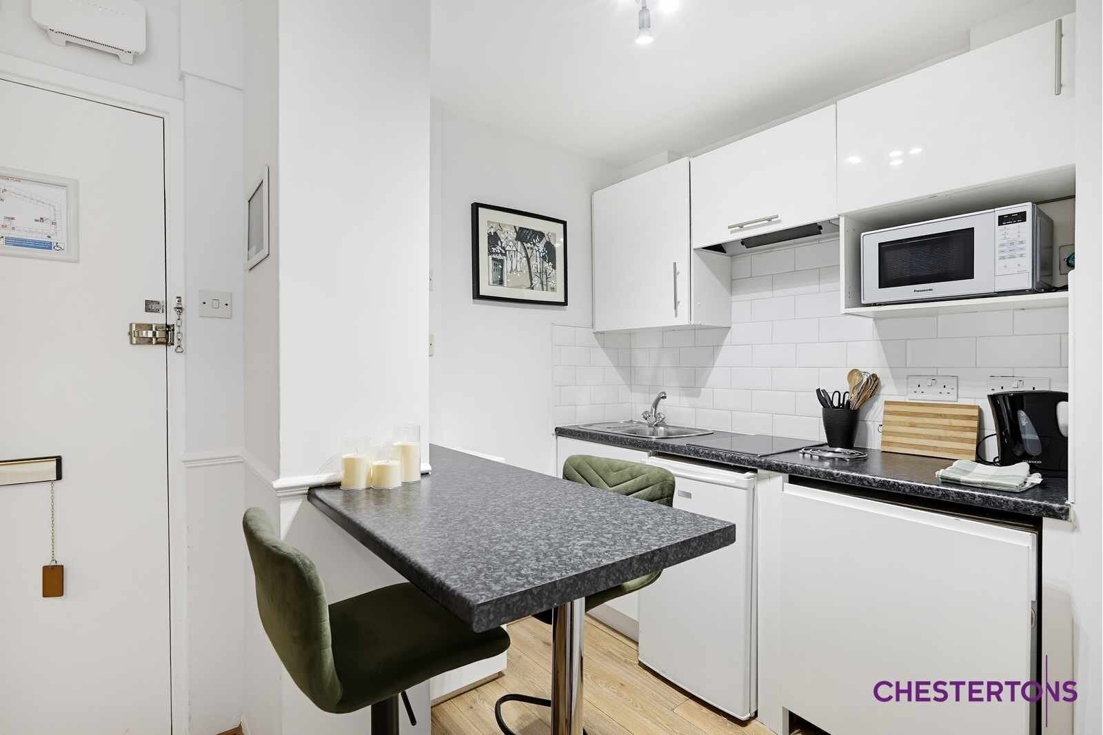 Flat Lucan Place in Greater London