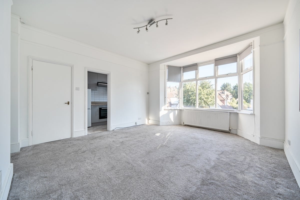 Flat Davigdor Road in Hove