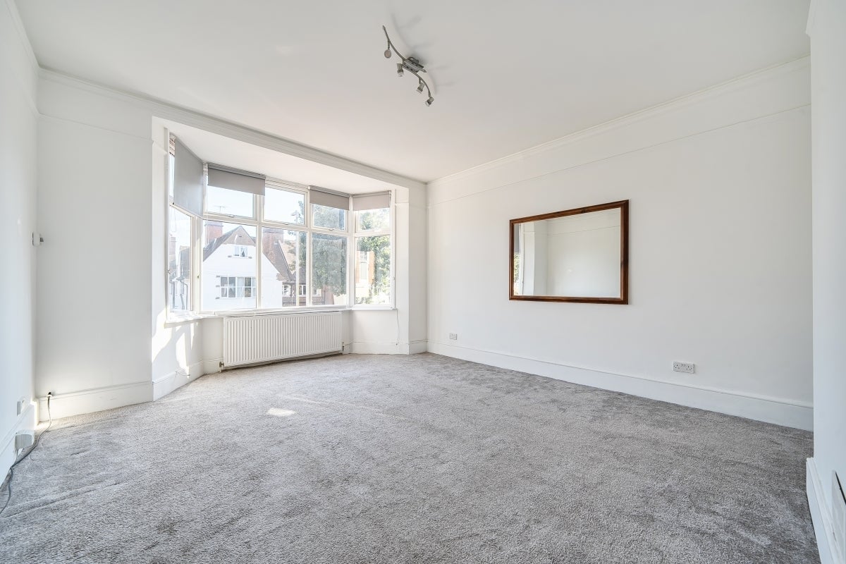Flat Davigdor Road in Hove