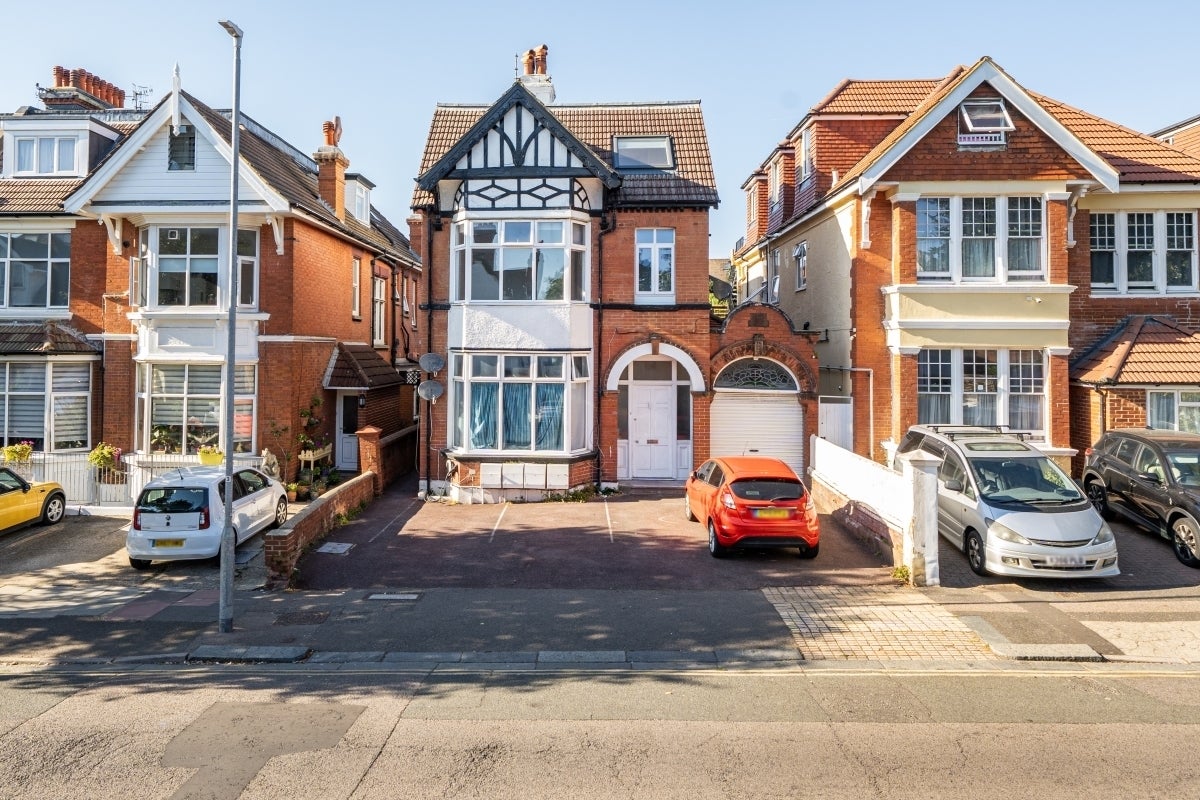 Flat Davigdor Road in Hove