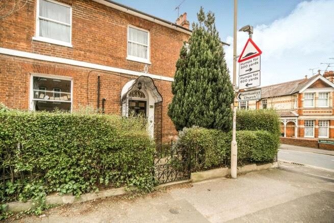 Flat Russell Street in Reading